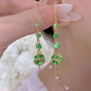 轻奢高级感绿色球球流苏长款耳环新款爆款小众精致长款显脸瘦耳饰