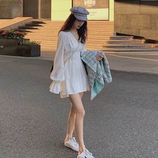 衬衫 春秋新款 喇叭袖 V领时尚 连衣裙 裙女网红小个子温柔可爱很仙