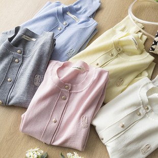 云柔漫步 定染纱线精致钉珠刺绣小金扣舒适百搭圆领羊毛针织开衫