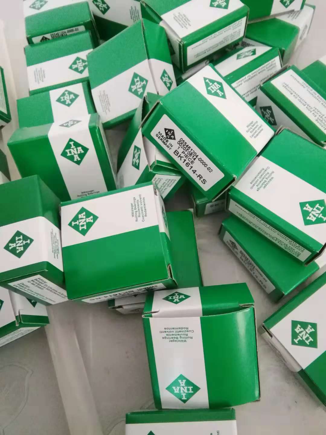 进口INA滚针轴承NA6906 NA6907 NA6908 NA6909 NA6910 NA6911