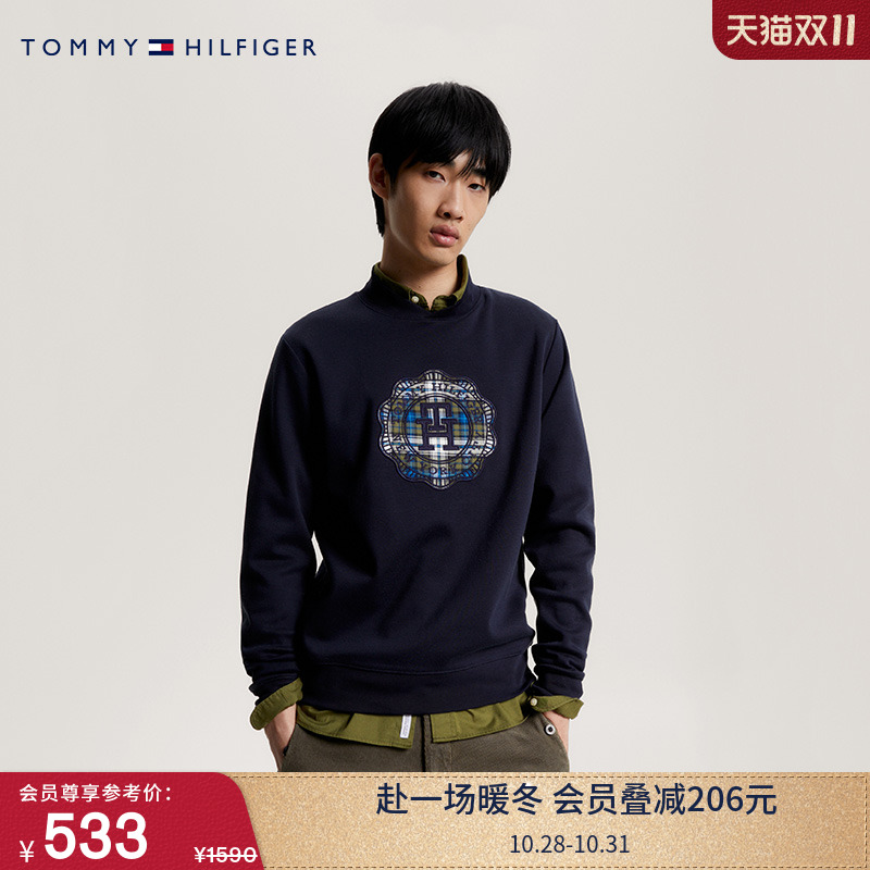 Tommy男装徽章刺绣小V领卫衣