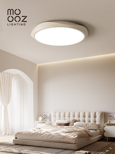 卧室灯吸顶灯现代简约创意高级感2025新款广东中山灯具主卧房间灯