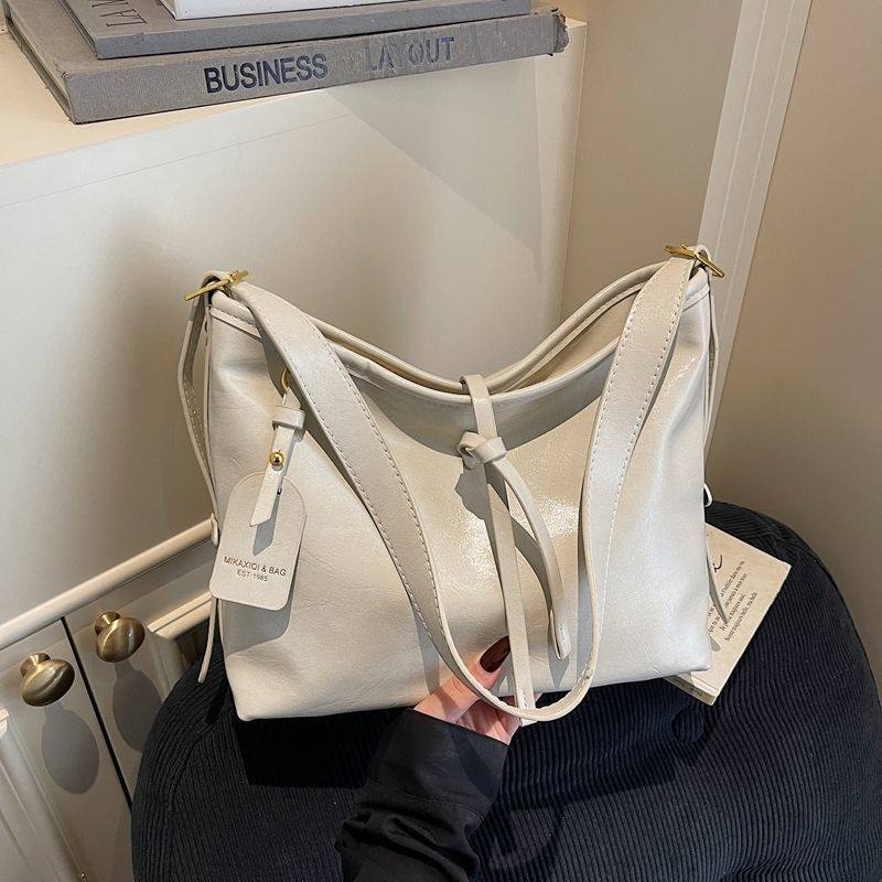 新款手工柔软韩系ins时尚流行奶油质地单肩包 流行时尚,箱包皮具/热销女包/男包,通用款女包,淘宝优惠券,粉丝福利购,淘宝优惠卷