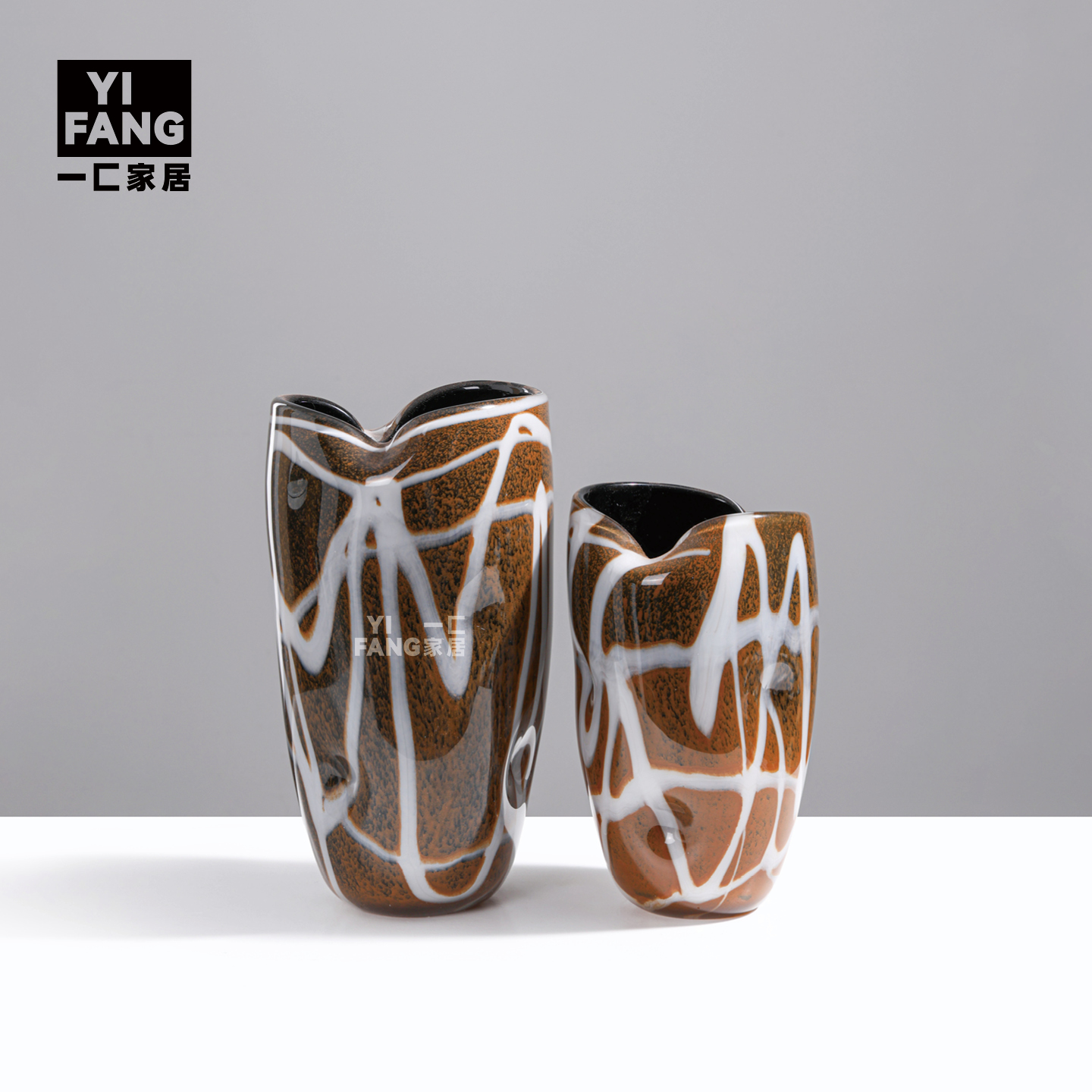 一匚现代轻奢不规则条纹琉璃花瓶