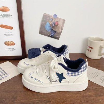 冬季保暖加绒星星小白鞋子女厚底棉鞋2025新款初中生运动休闲板鞋