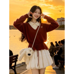 法式温柔休闲度假风白色高腰蛋糕短裙+假两件新年红毛衣两件套装