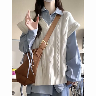 日系温柔休闲感V领杏色麻花马甲背心毛衣搭配蓝色长袖 两件套 衬衫