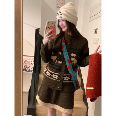 提花毛衣开衫+针织短裙