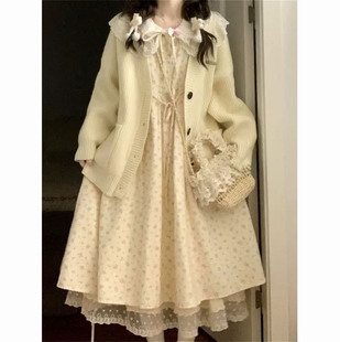 秋款温柔可爱学院风娃娃领碎花连衣裙搭配针织毛衣外套两件套穿搭
