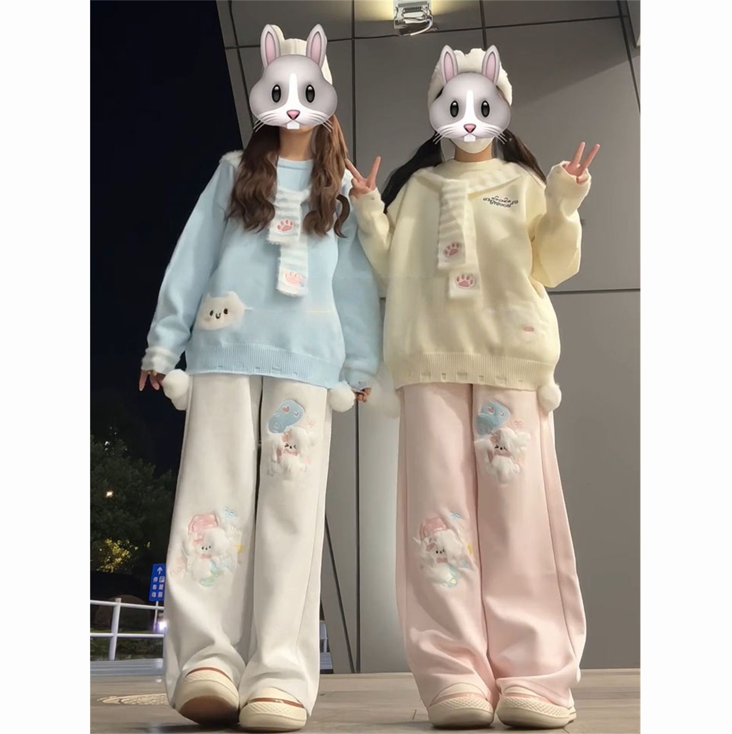 针织毛衣+猫爪条纹围巾