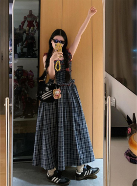 韩版甜美风藏蓝色木耳边一字肩撞色吊带连衣裙女夏季海边度假长裙