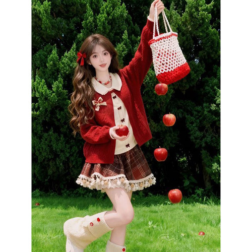 假两件毛衣外套+格纹短裙