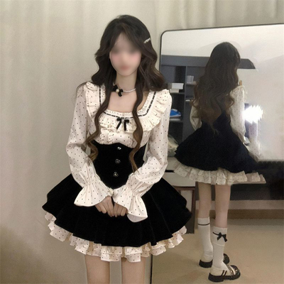 假两件方口领波点连衣裙