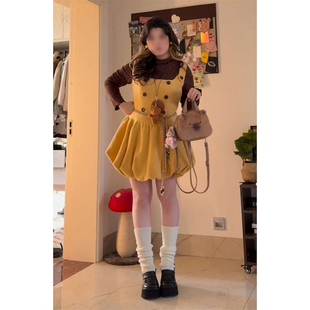 日系温柔甜美小个子复古黄色花苞背带裙+棕色波点上衣衫两件套装