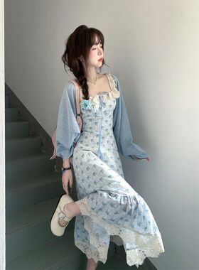早春休闲温柔风气质收腰碎花连衣裙搭配蓝色防晒开衫披肩两件套装