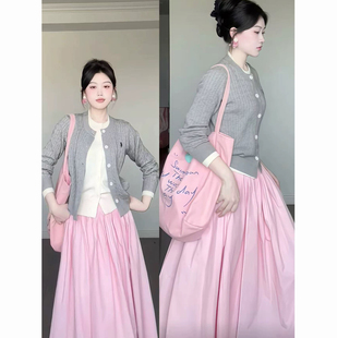 2025早秋气质温柔感假两件灰色条纹针织衫搭配粉色半身裙两件套装