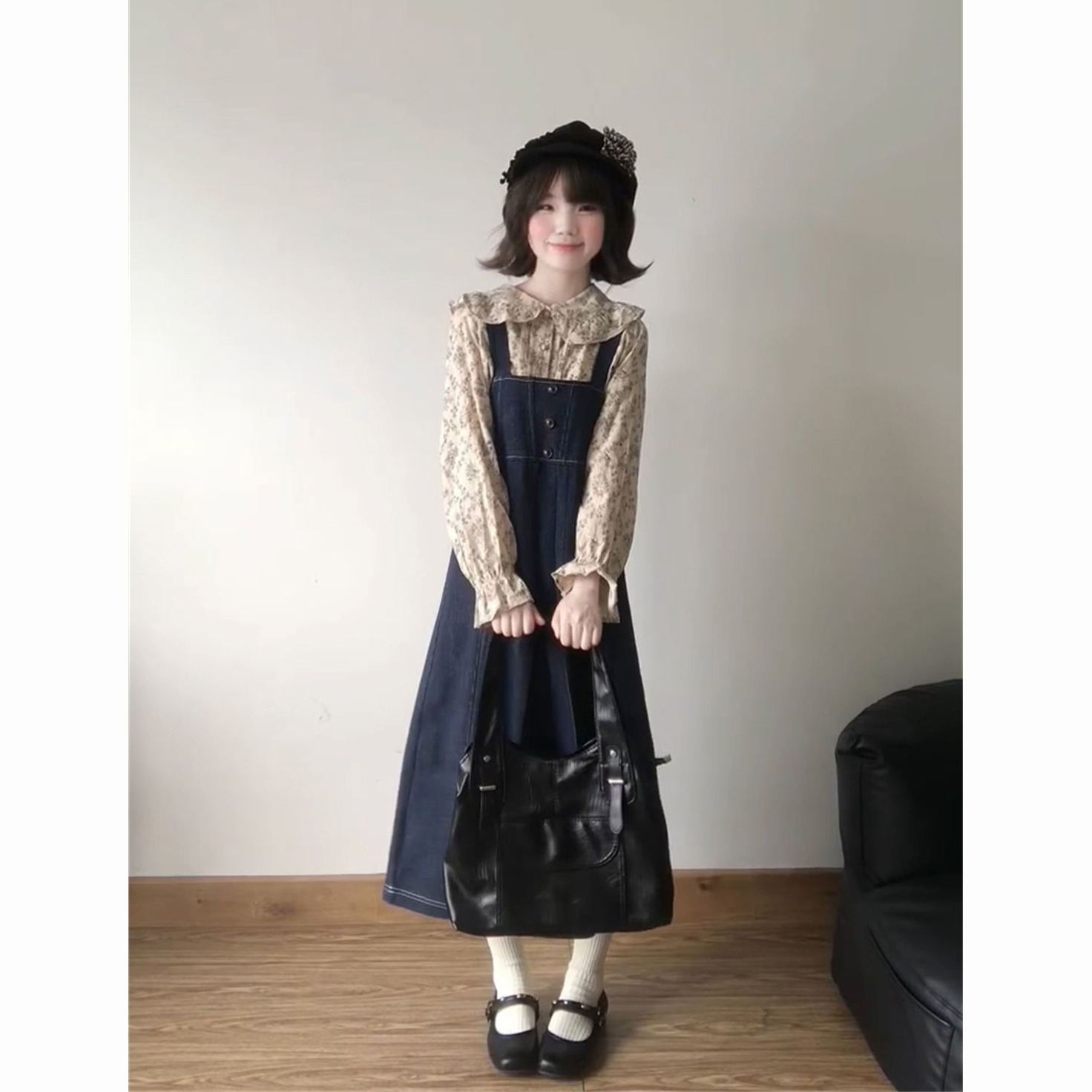 牛仔背带连衣裙+碎花长袖衬衫