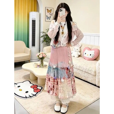 露肩设计上衣+印花百褶长裙