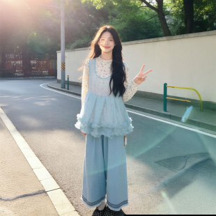 超仙两件套装 早春休闲度假风温柔蓝色花边背心搭配碎花长袖 打底衫