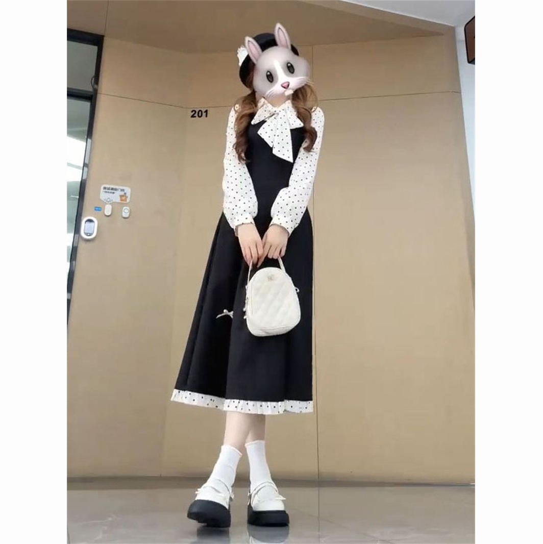 假两件蝴蝶结波点长袖连衣裙