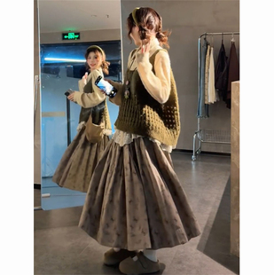 碎花半身裙三件套装 2025森系气质温柔绿色针织马甲 蕾丝花边衬衫