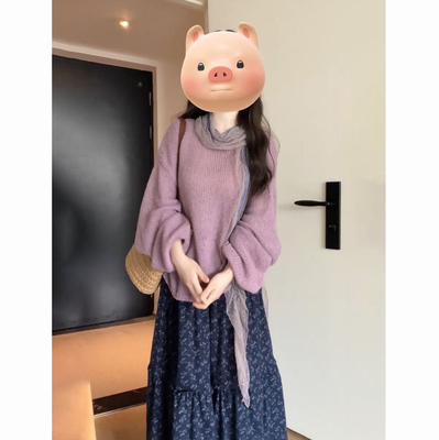 紫色针织毛衣衫+碎花半身裙
