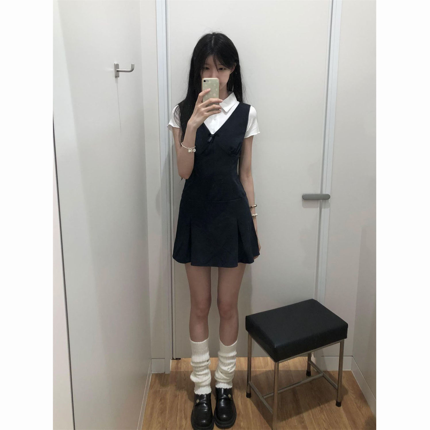 v领背心连衣裙+短袖衬衫