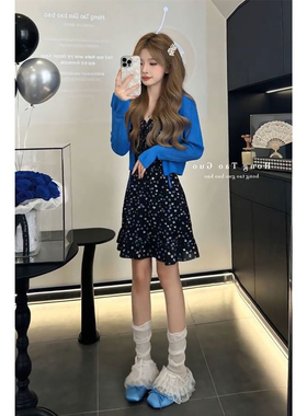 韩系复古甜美气质黑色碎花吊带连衣裙+蓝色短款长袖开衫两件套装