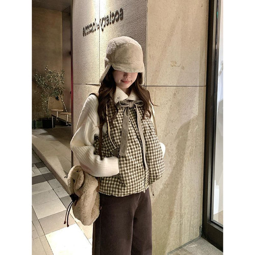 格子马甲棉服+针织毛衣