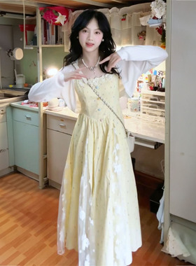 甜美温柔淑女风黄色碎花拼接吊带连衣裙+白色防晒披肩女两件套装