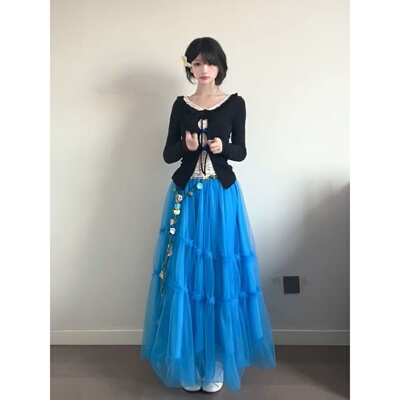 假两件针织上衣+蓝色蕾丝长裙