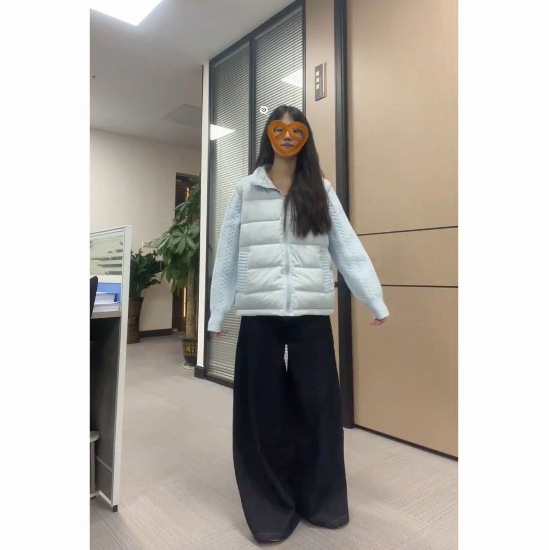 袖子拼接蓝色立领棉服外套