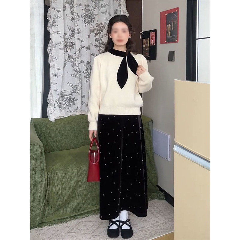 假两件针织毛衣+黑色波点半身裙