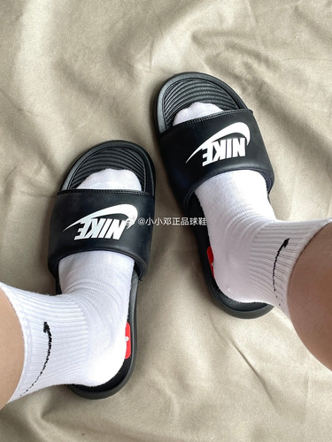 NIKE耐克VICTORI ONE 休闲户外橡胶底防磨一字拖鞋男款黑白CN9675