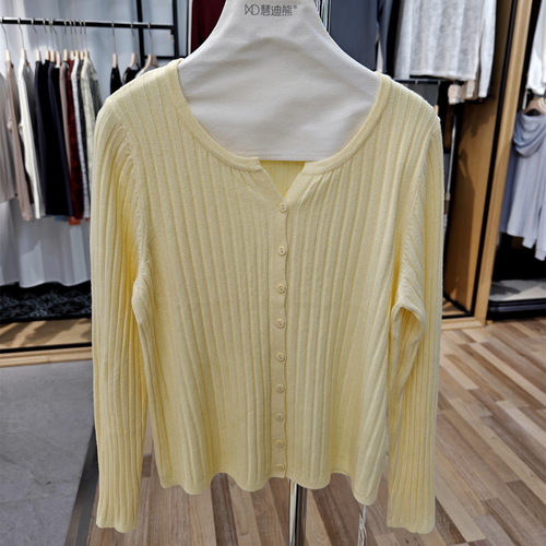 慧迪熊女毛衣圆领开衫新款26037