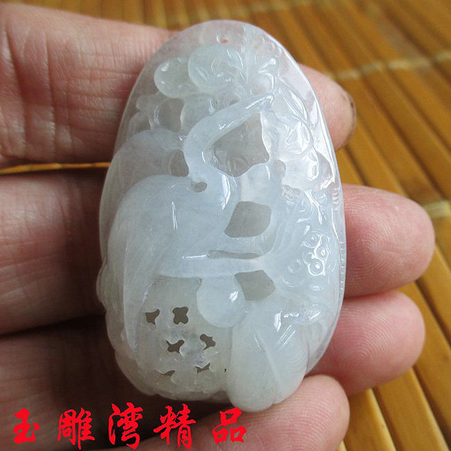 玉雕湾翡翠天然a货挂件冰糯种马