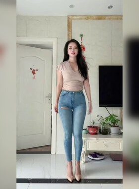 高腰破洞九分小脚牛仔裤女显瘦