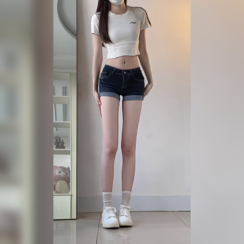 低腰牛仔裤短裤修身显瘦面料柔软有弹力辣妹风包裹性好不漏不走光