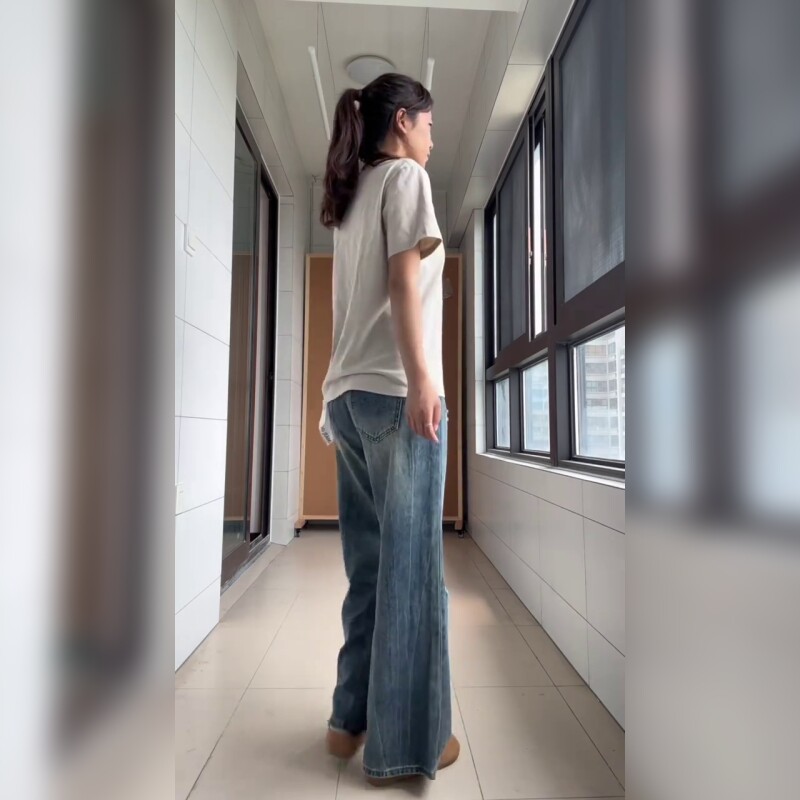 时尚低腰阔腿破洞牛仔裤百搭