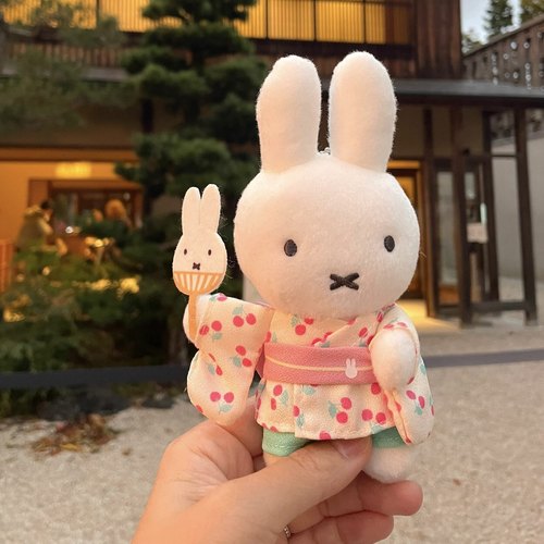 日系樱桃浴衣小兔子玩偶挂件毛绒公仔可爱迷你包包挂饰钥匙扣礼物
