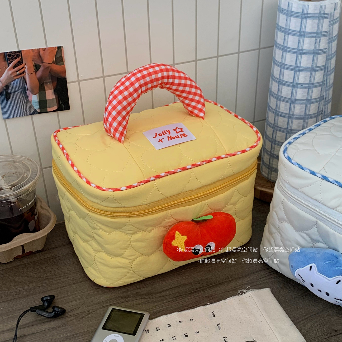 可爱女生化妆包2025新款旅行洗漱包外出便携包包大容量手提化妆袋