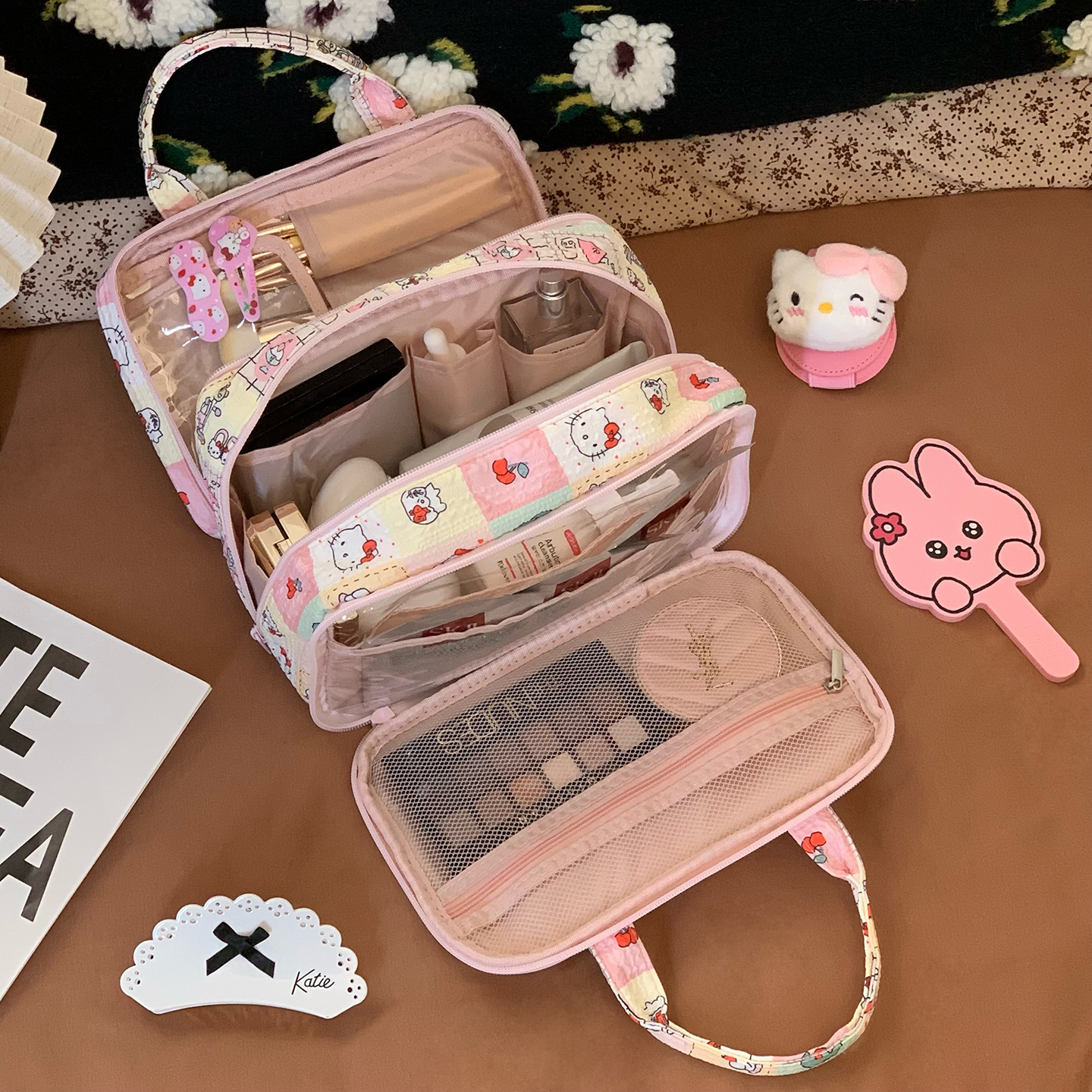 格子猫咪化妆包大容量手提旅行洗漱化妆品便携包多功能分区收纳袋