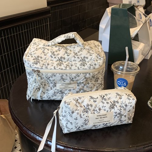 ins风山茶花化妆包大容量韩系小众便携手提收纳袋出差旅行洗漱包