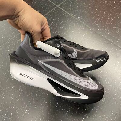 耐克 Nike Zoom Fly 6 男子低帮透气碳板专业竞速跑鞋 FN8454-001