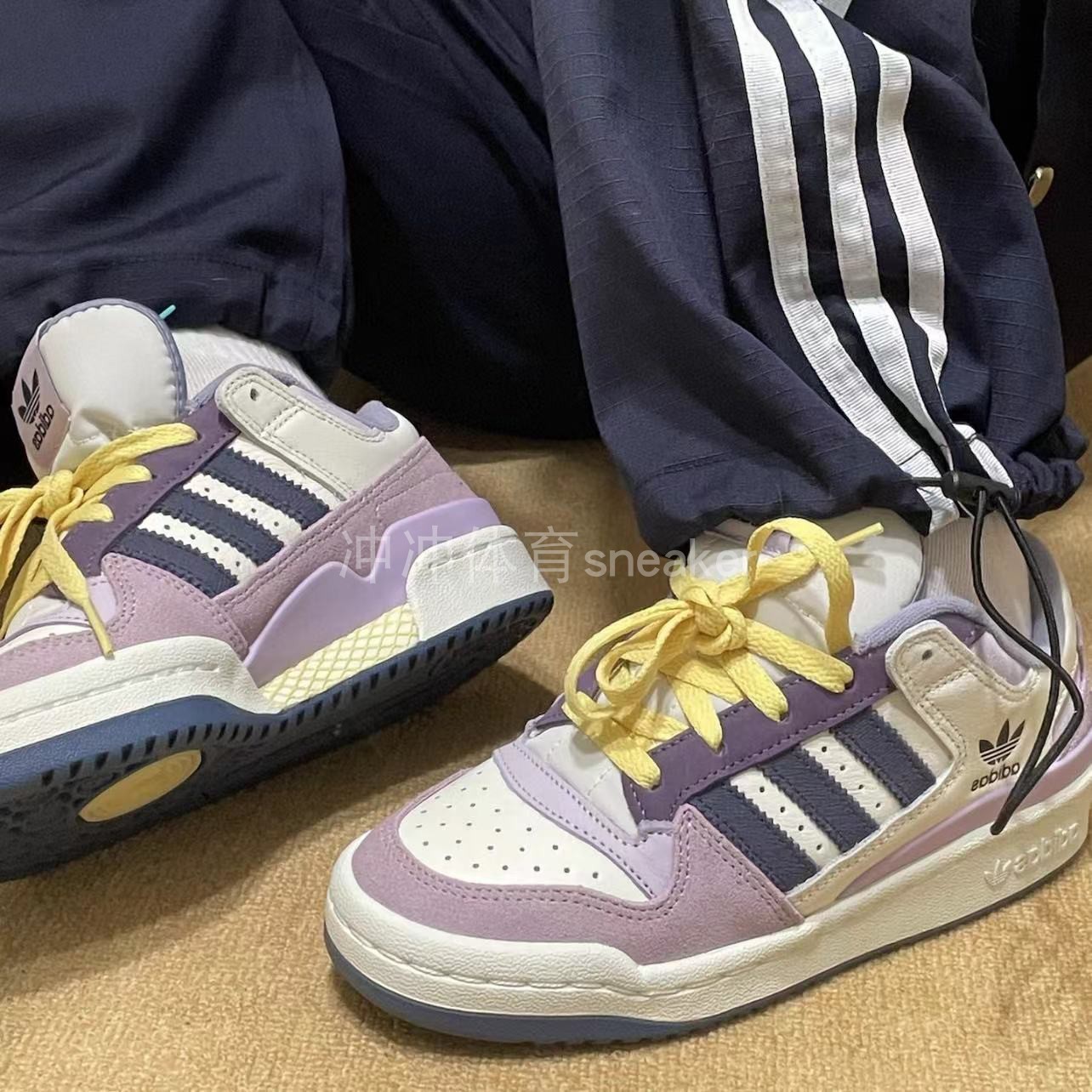 Adidas三叶草男女低帮防滑板鞋