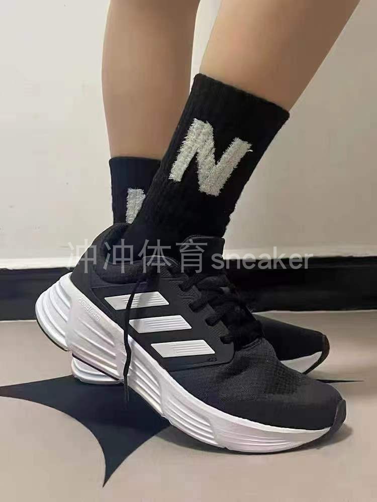 Adidas阿迪达斯 Galaxy 6 男女网面透气防滑耐磨低帮跑步鞋GW3848