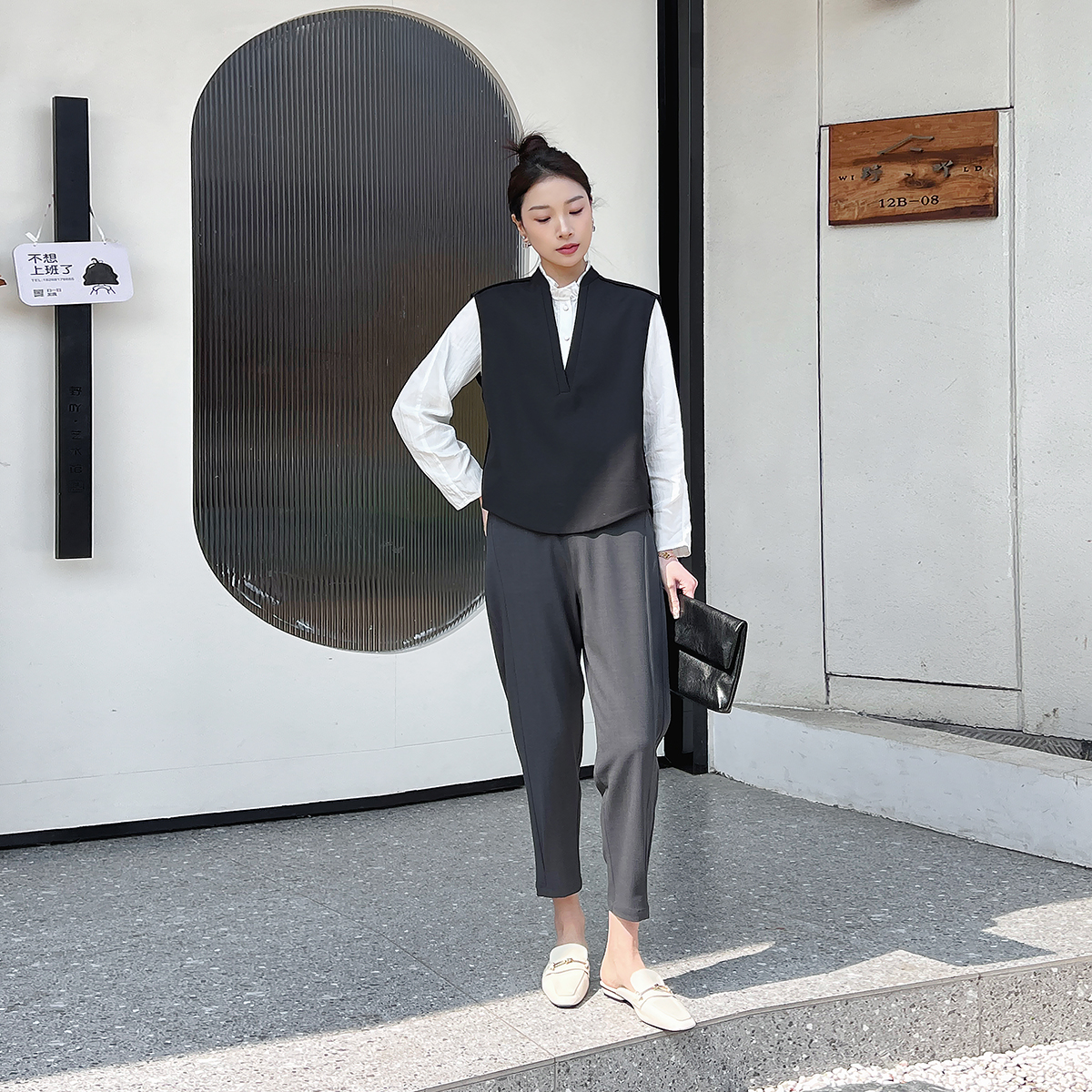 2024春夏新款马甲背心女宽松坎肩无袖马夹百搭黑色无领套头上衣
