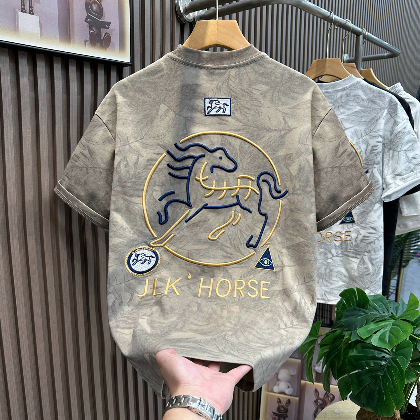 潮牌重工刺绣小马图案正肩短袖男款夏季重磅宽松圆领T恤半袖上衣