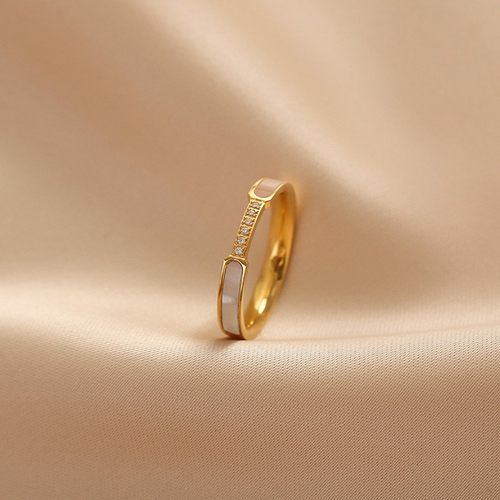 奥特莱斯18K金时尚戒指轻奢镶钻