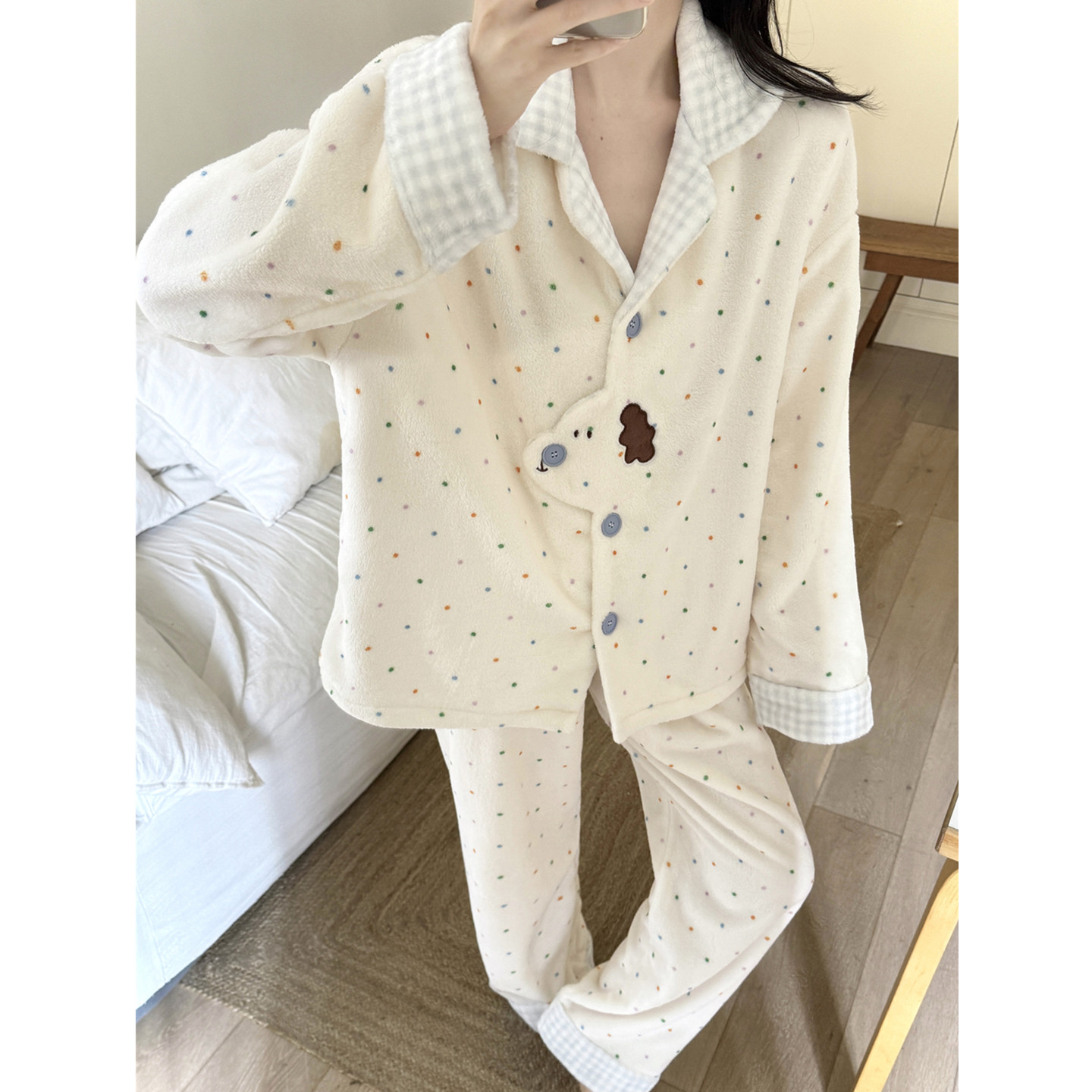 法兰绒睡衣女冬季波点小狗珊瑚绒